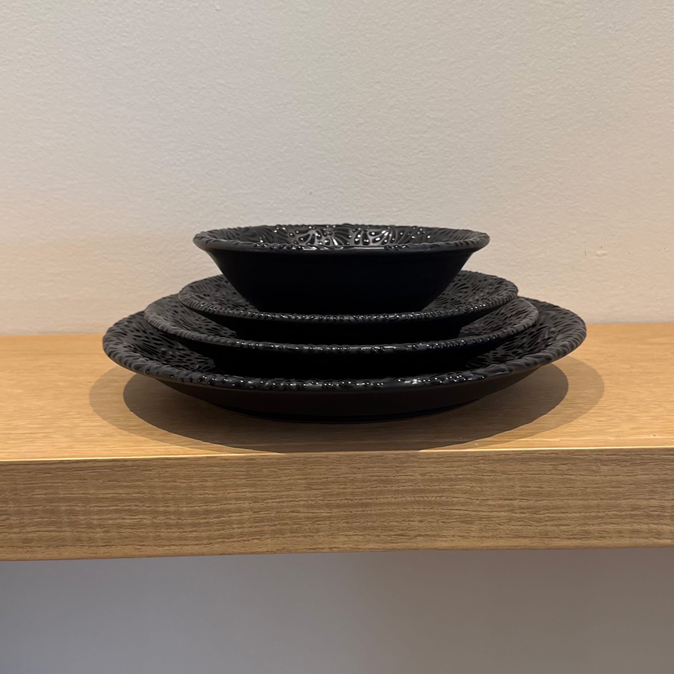 Colección Alba - Plato Base, Plato Trinche, Plato Ensalada y Plato Sopa