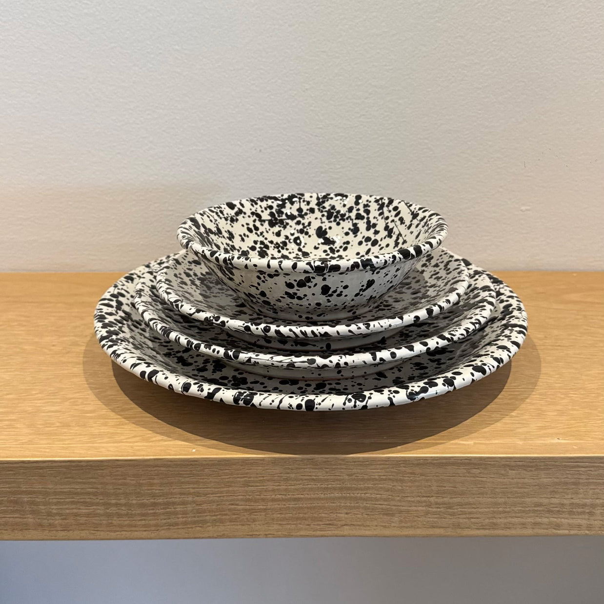 Colección Alheli Black - Plato Base, Plato Trinche, Plato Ensaalada y Plato Sopa