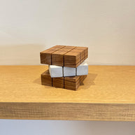 Cubo de Madera y Concreto