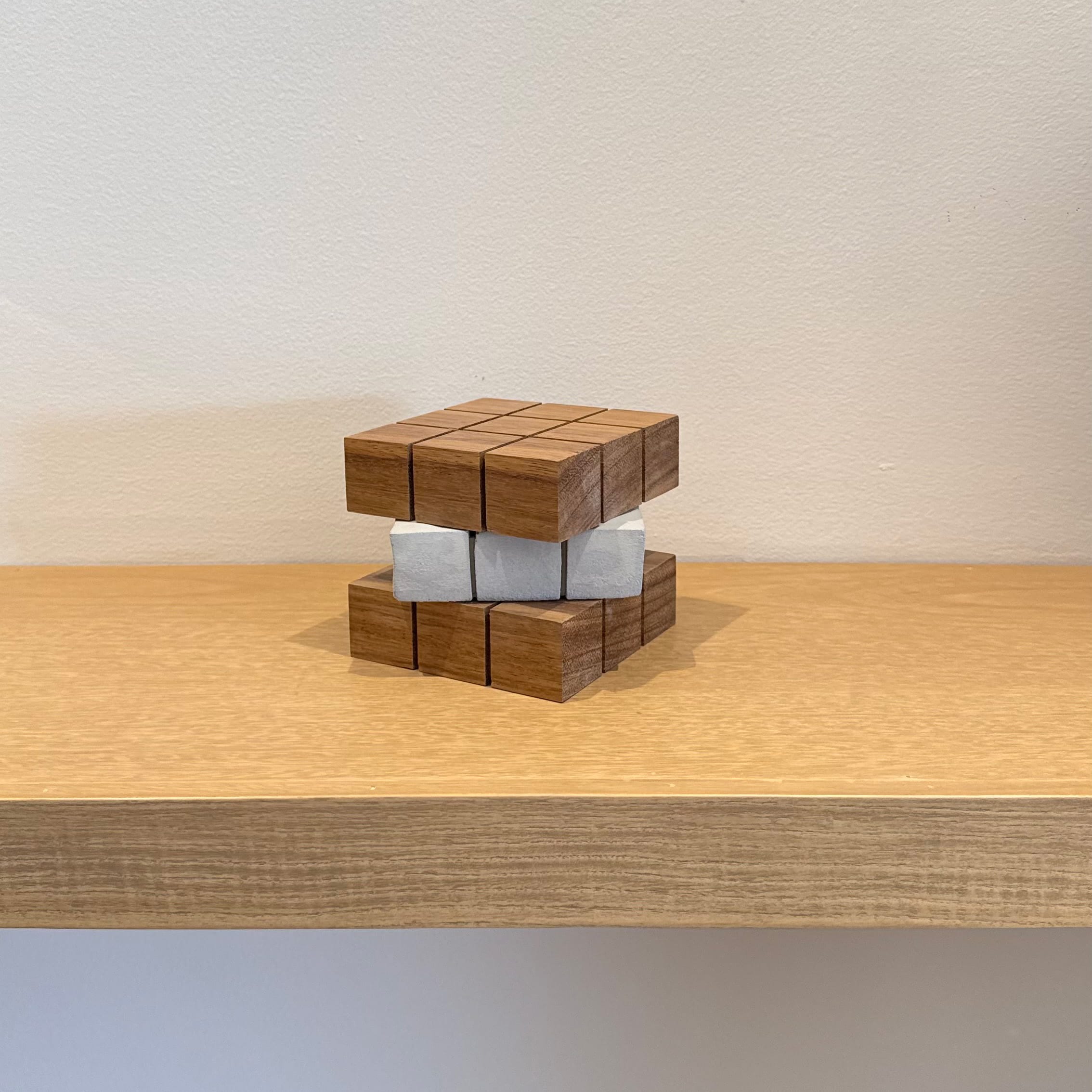 Cubo de Madera y Concreto